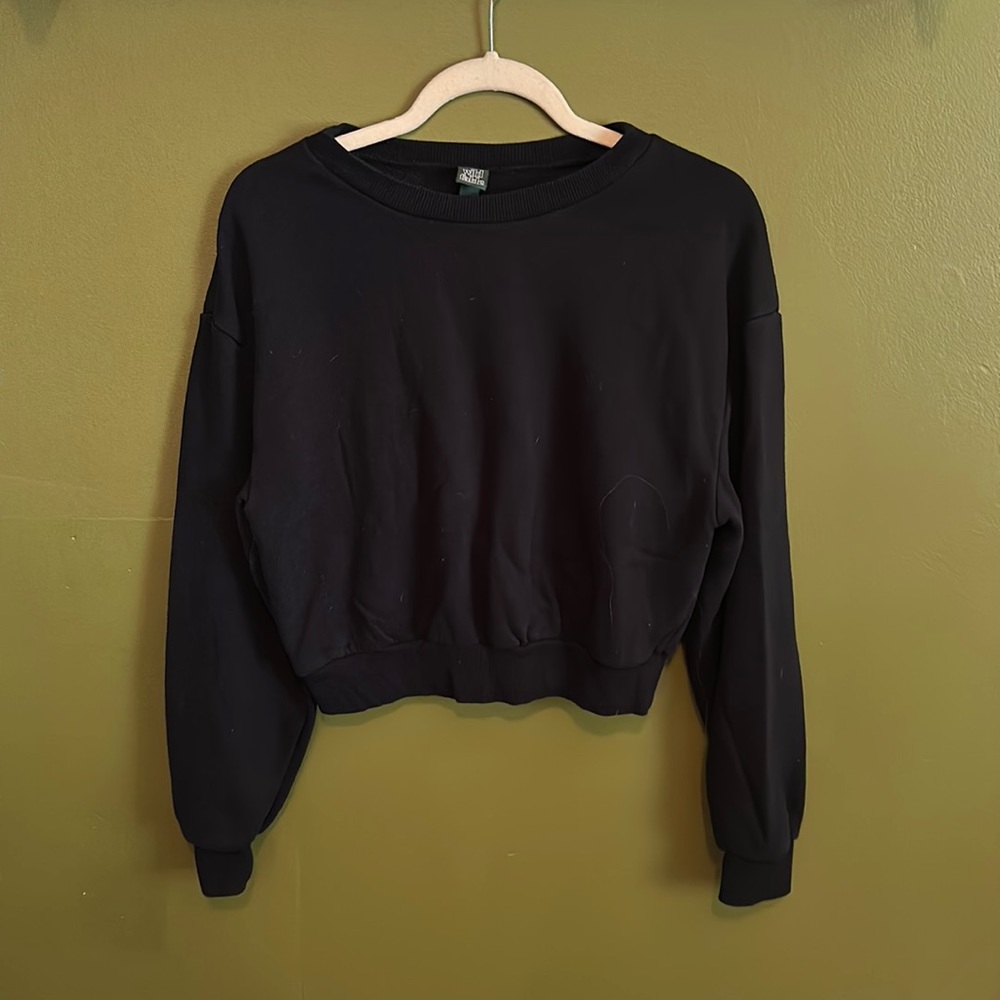 Wild fable size M Cropped sweatshirt black